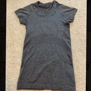 Lululemon Grey swiftly size 4